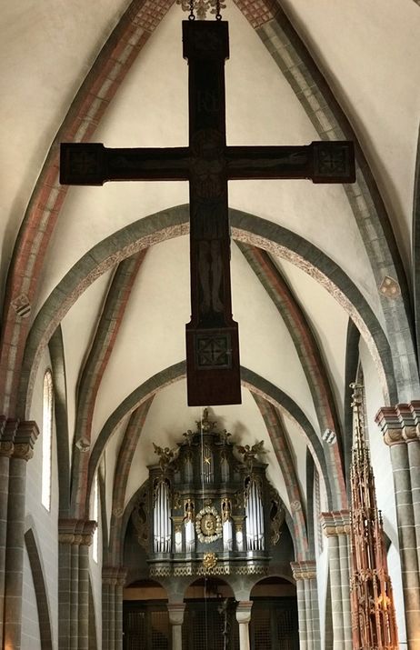 Blick vom Hochchor zur Orgel im Dom zu Fritzlar